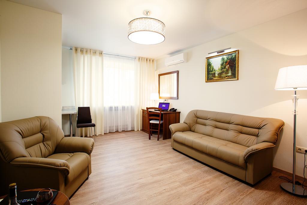 Apart-Hotel Vegus Uralsk Quarto foto